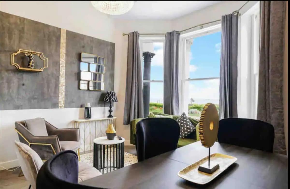 Seaview Luxury With Free Parking And En-suite
