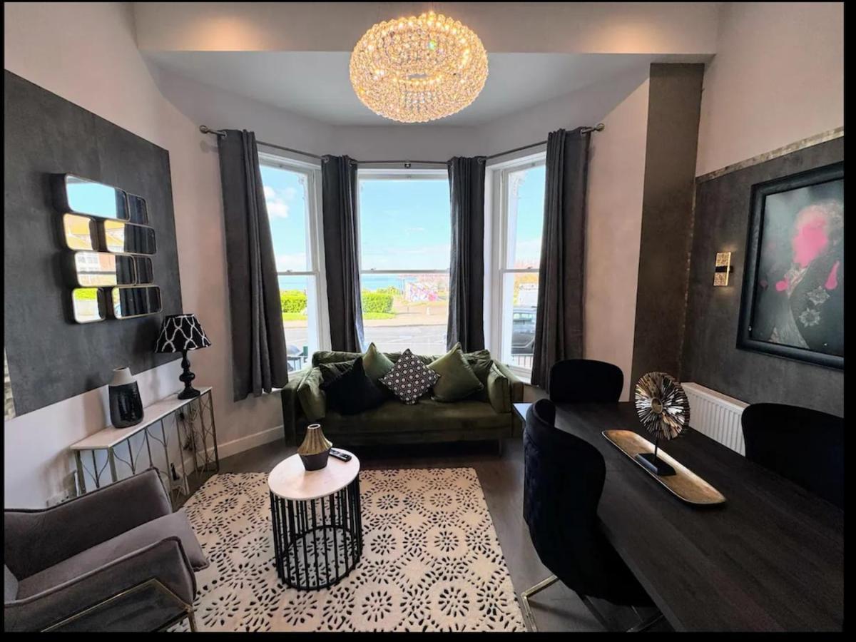Seaview Luxury With Free Parking And En-suite